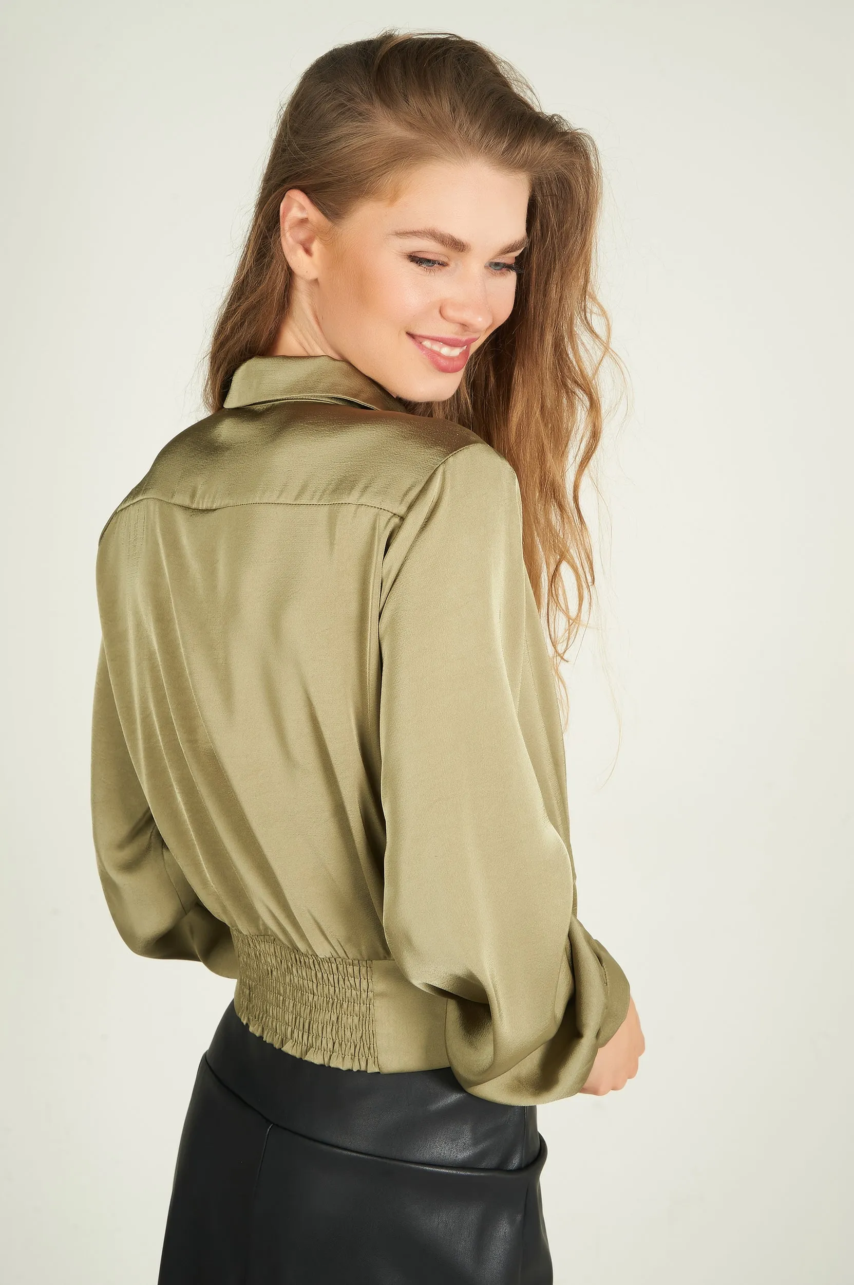 Blouse courte en satin - FINA-X2U - (E-B1)