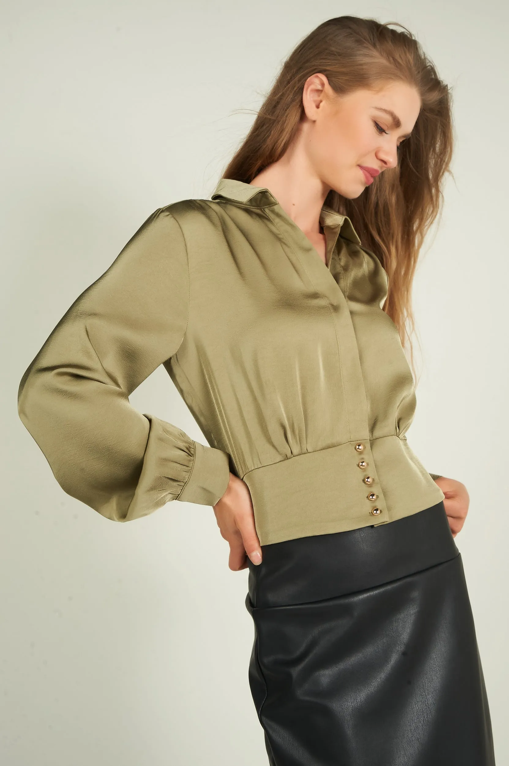 Blouse courte en satin - FINA-X2U - (E-B1)