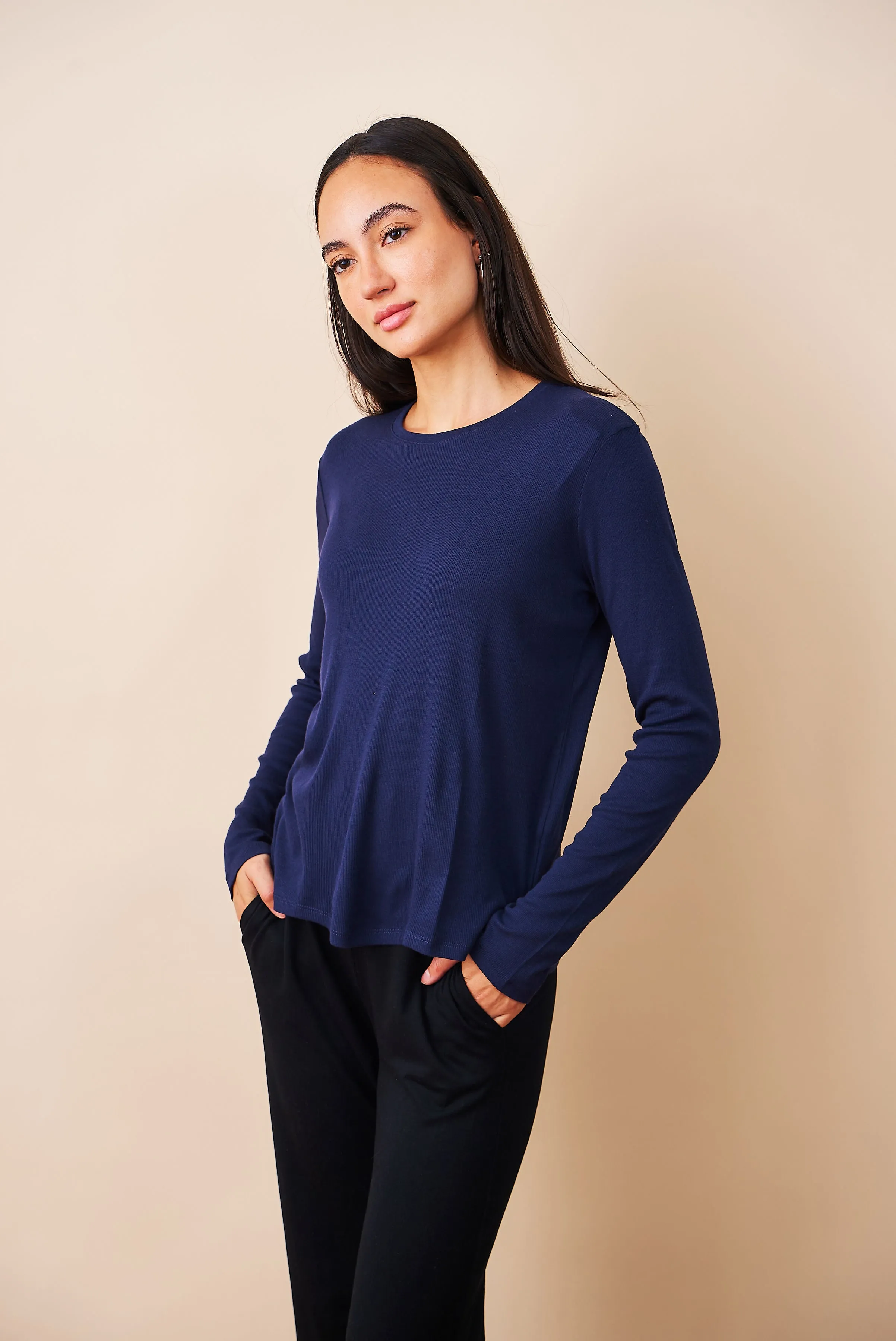 Majestic Silk Stretch Semi Relaxed Ribbed Crewneck in Encre