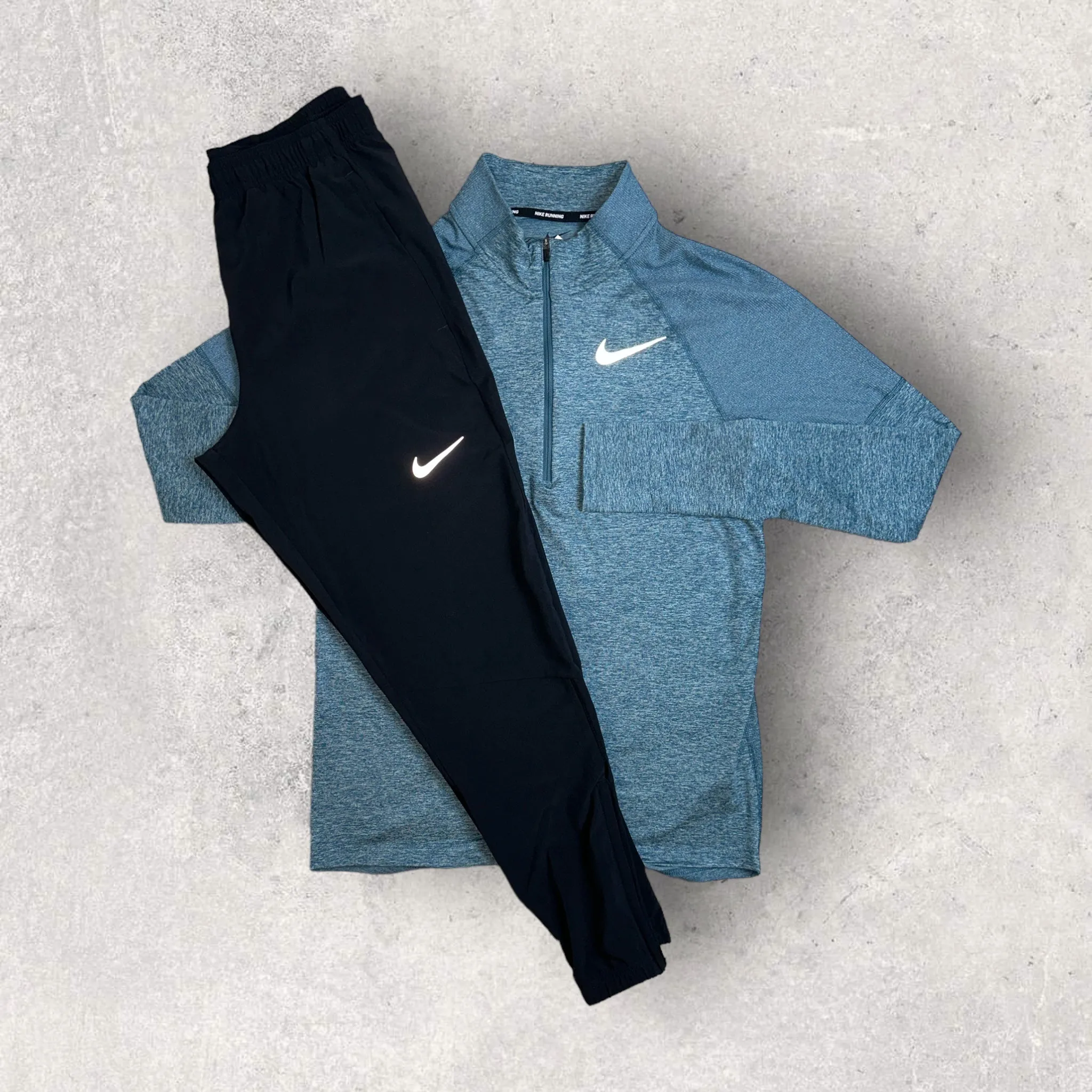 NIKE 1/4 ZIP - ASH GREEN / NIKE DRI-FIT JOGGING BOTTOMS - BLACK