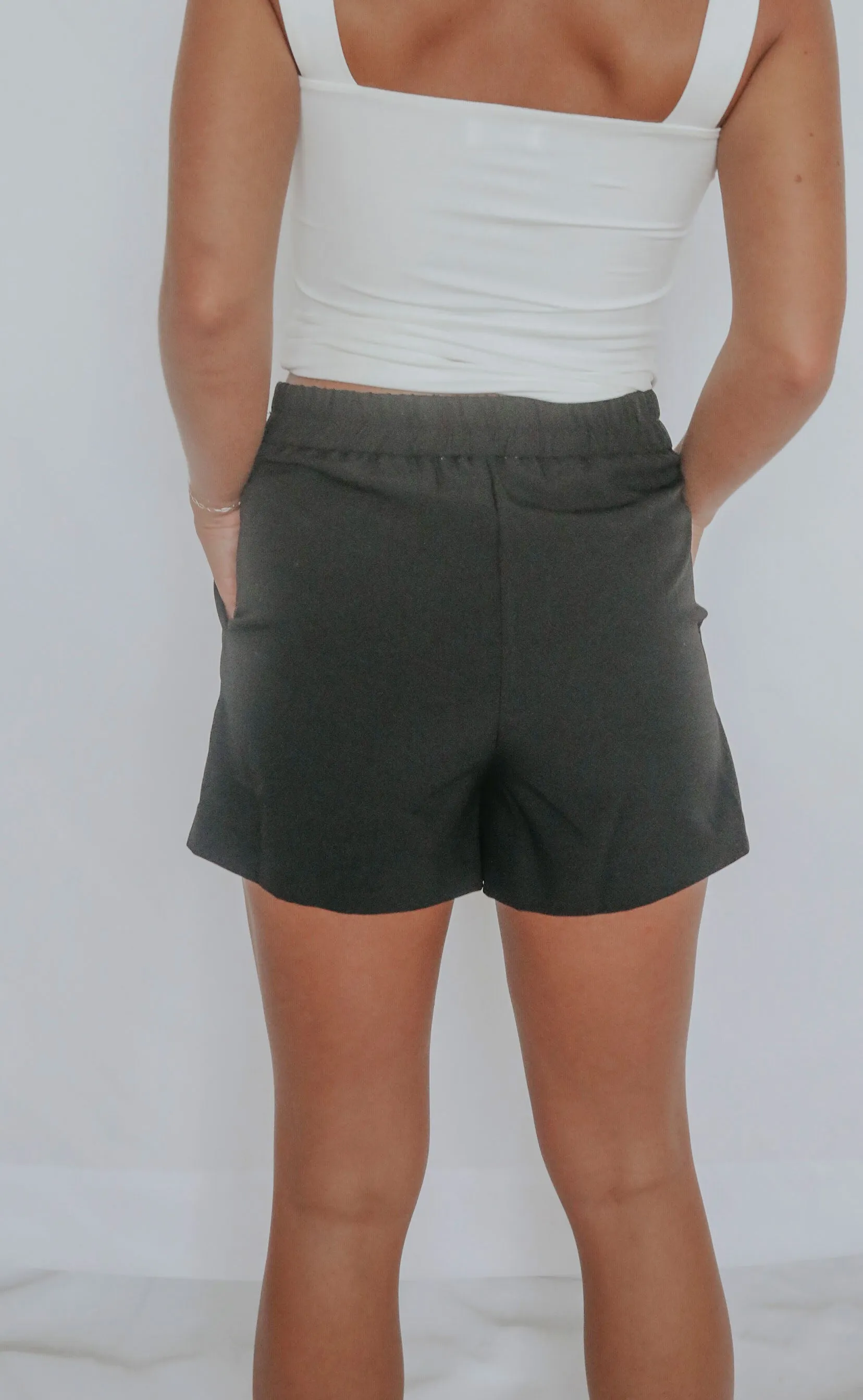 what a time shorts - black